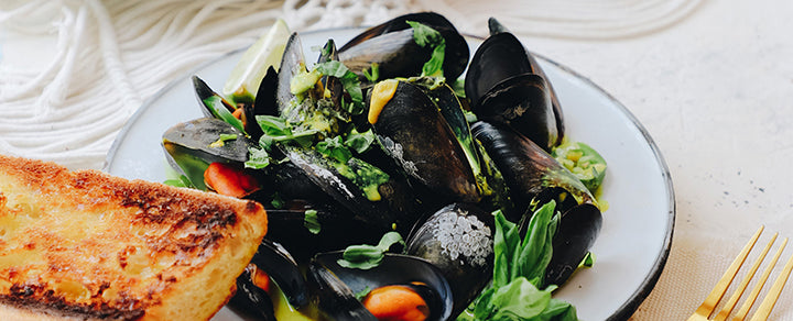 Coconut Curry Mussels – Morton & Bassett